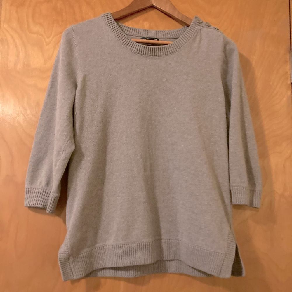 Tan Gap sweater, size L
